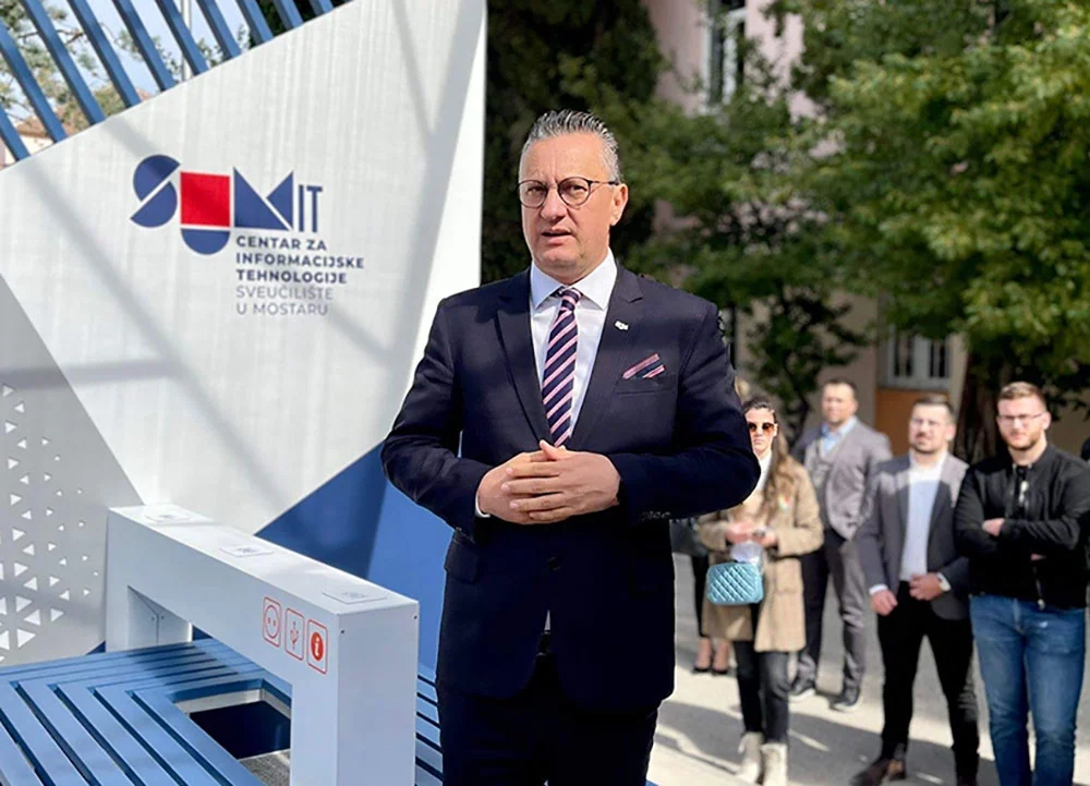 Tomić na sve većem 'udaru'